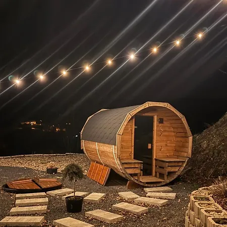 Kousek Klidu Pod Skalou Chrastava